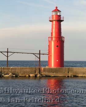 Photograph of Algoma Lighthouse from www.MilwaukeePhotos.com (C )Ian Pritchard